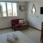 Temporada Em Copacabana A 4 Quadras Da Praia